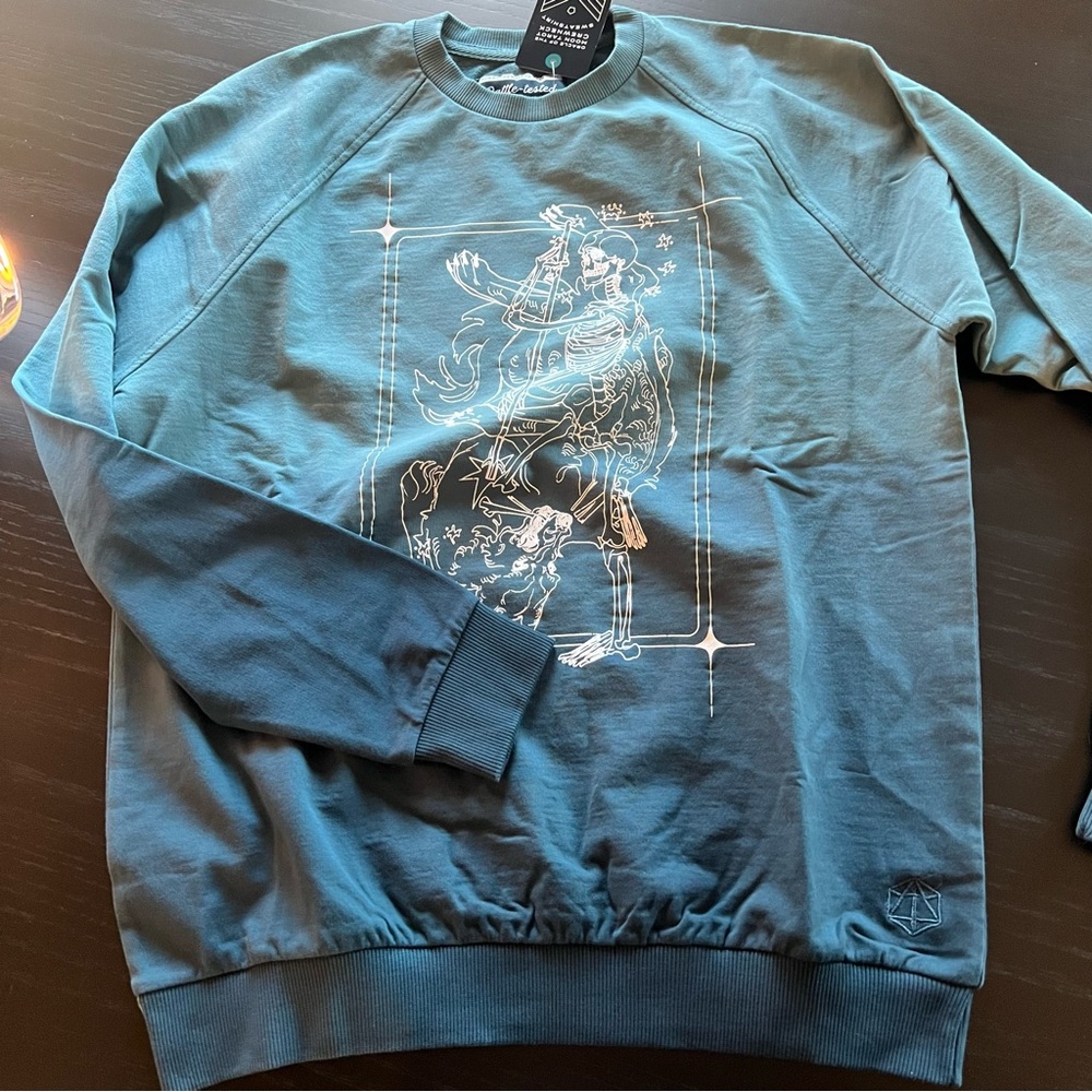 🌙 NWT Critical Role Oracle of the Moon Tarot Crewneck Sweater XS Now sold out!